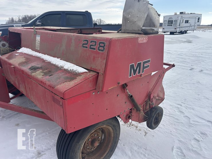 massey-ferguson-228-image-5