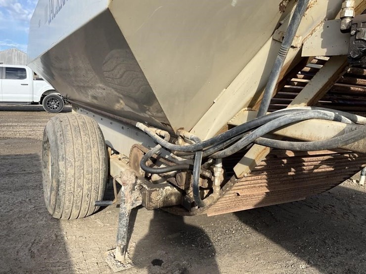 jackrabbit-wedge-13.5'x8'-hyd.-reservoir-cart-image-9