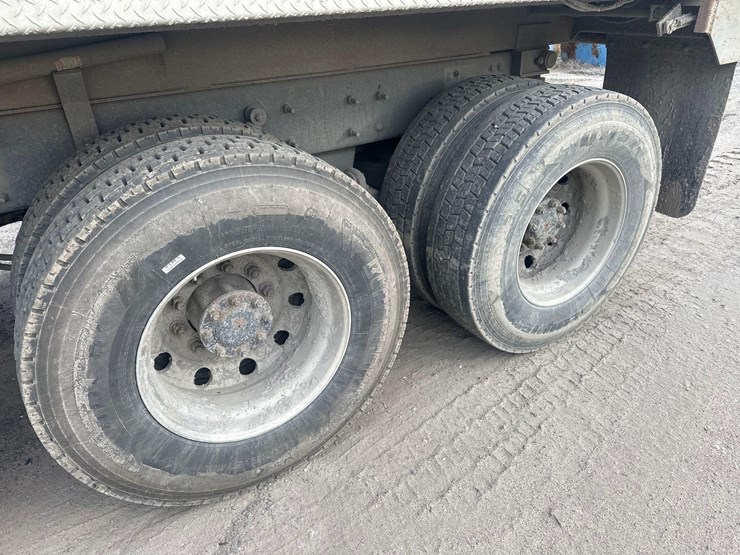 2019-mack-gr64b-quad/a-dump-truck-image-15