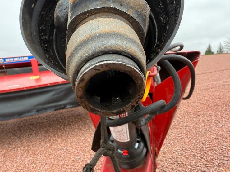 new-holland-210-image-26