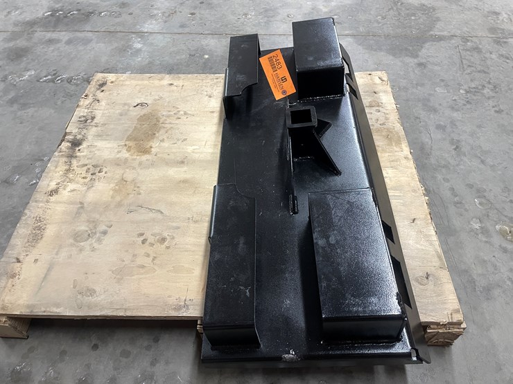 #2483-•-skid-steer-receiver-hitch-plate-with-chain-buckets-image-4
