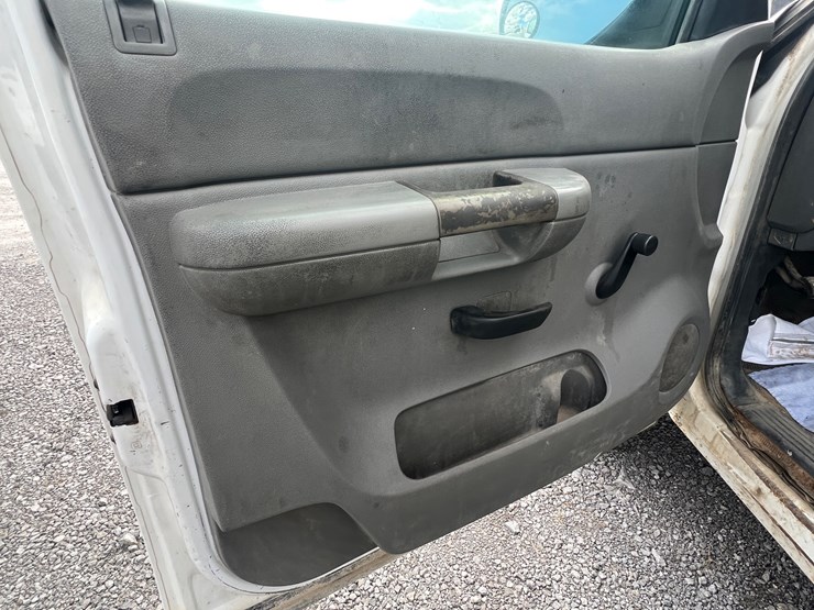 2009-chevrolet-2500-image-34