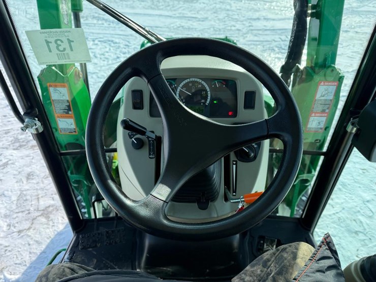 john-deere-4052r-image-52