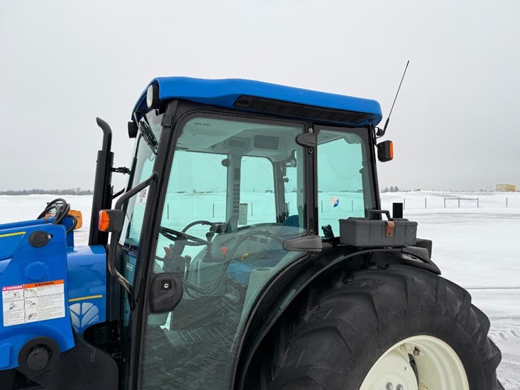 new-holland-t4030-image-16