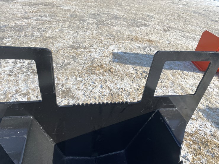 #2507-•-new-kc-40"-skid-steer-spade-bucket-image-11