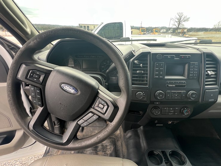 2017-ford-f150-xl-image-21