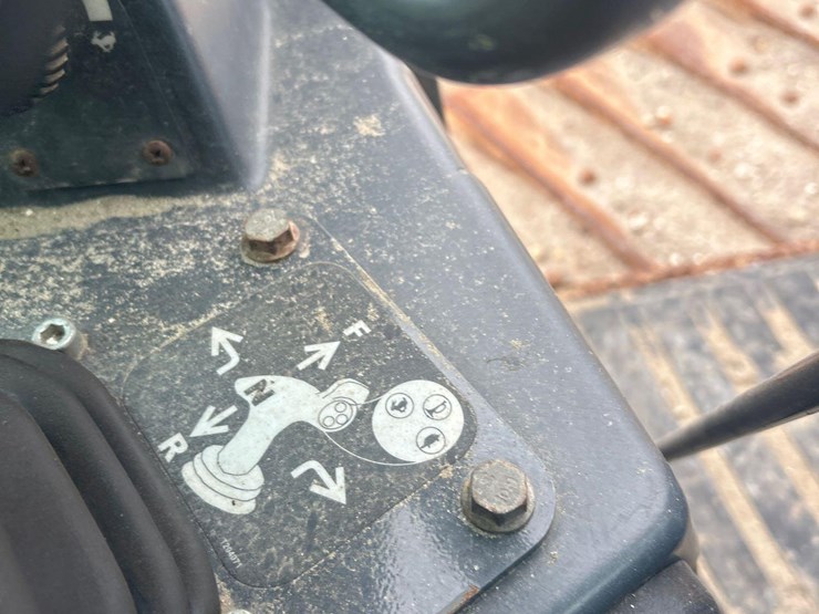 2015-deere-650k-lgp-image-10