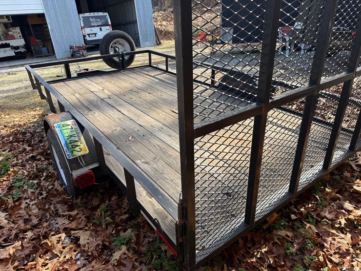 #7-•-12’-x-76”-trailer-with-gate-image-7