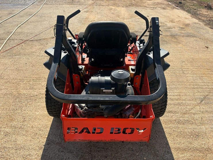 badboy-"rebel"-62"-zero-turn-mower-(968.8-hours)-image-6