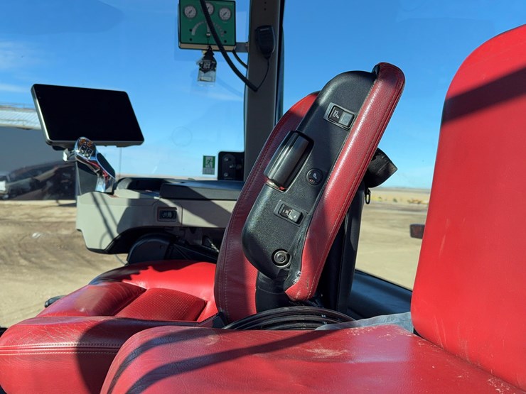 2012-case-ih-steiger-350-hd-tractor-image-34