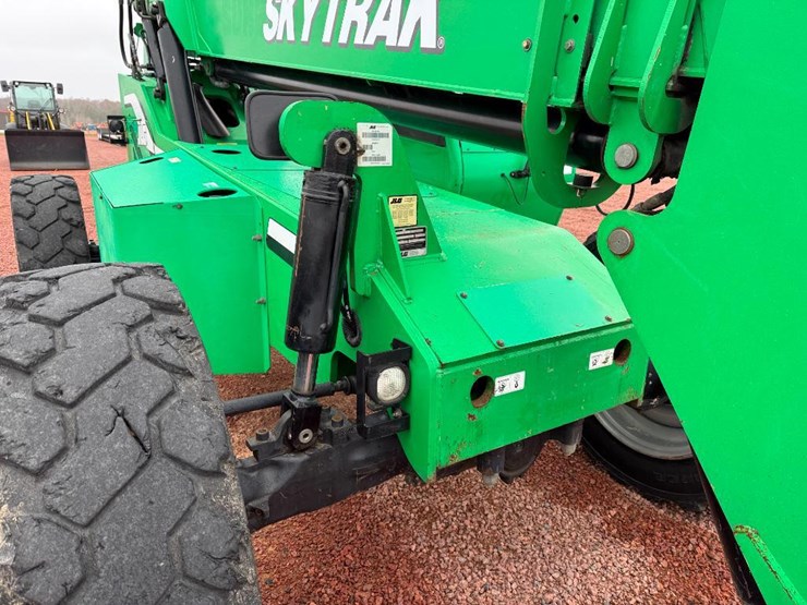 2015-sky-trak-6036-image-30