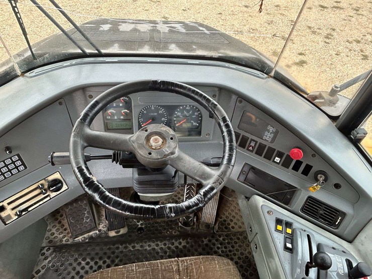 2005-volvo-a35d-image-32