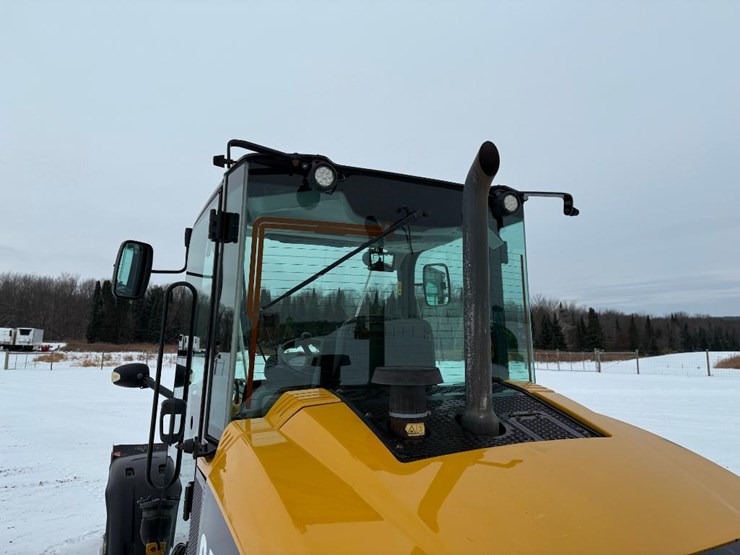 caterpillar-906m-image-22