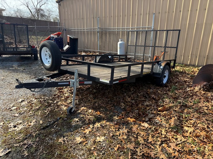#7-•-12’-x-76”-trailer-with-gate-image-1