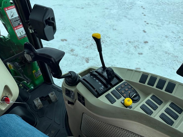 john-deere-3033r-image-51