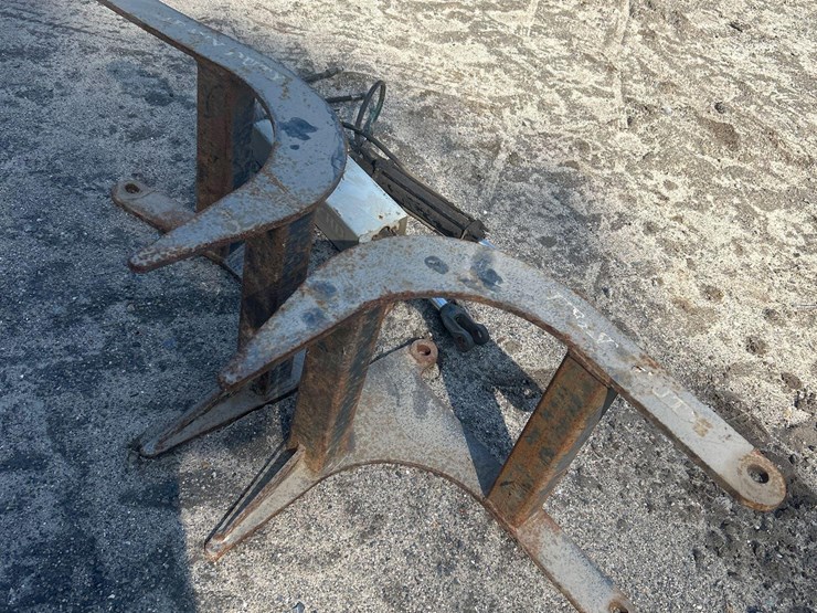 78in-skid-steer-debris-collection-attachment-image-6