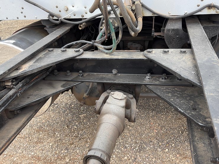 2004-kenworth-w900l-image-15