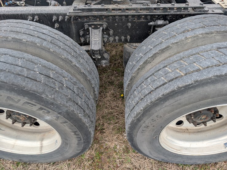 #30942-•-2015-volvo-vnl-tandem-axle-truck-tractor-image-20