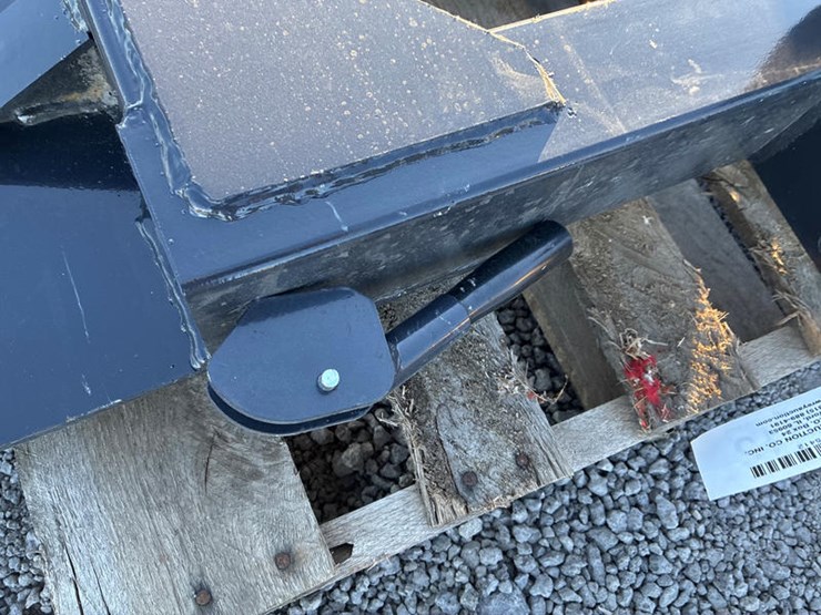 #115412-•-skidsteer-mt-3pt-hitches-image-3