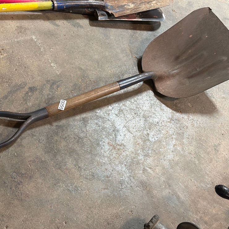#55 • SCOOP SHOVEL