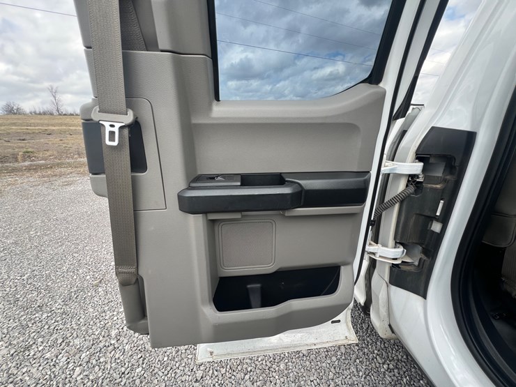 2017-ford-f150-xl-image-19