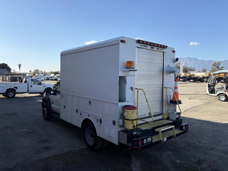 2012-ford-f550-image-4