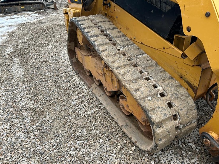 2017-caterpillar-259d-image-12