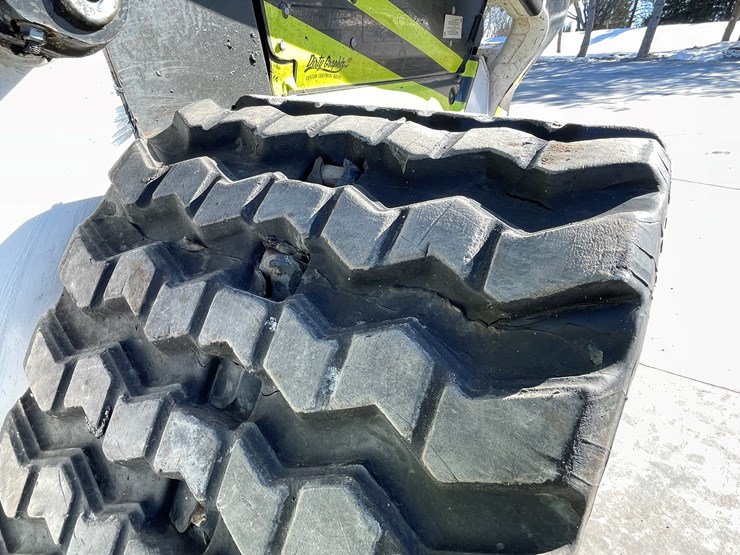 2022-bobcat-t76-image-33