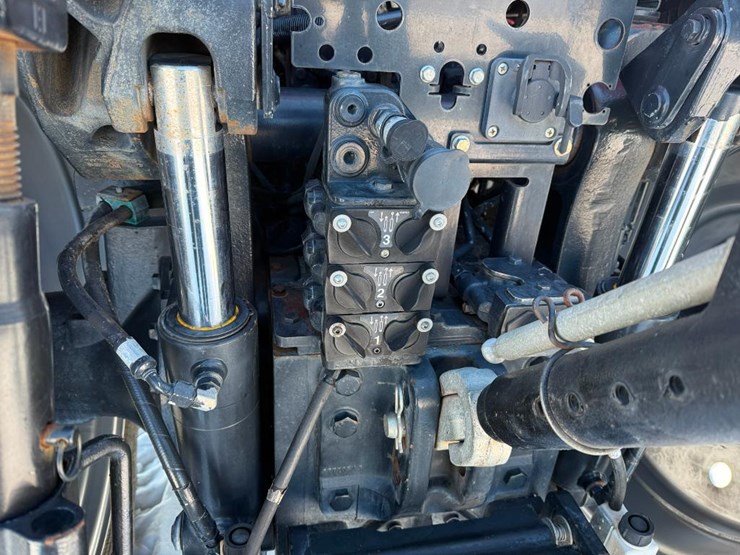 case-ih-magnum-250-image-43