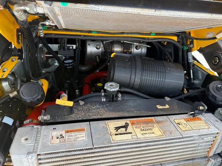 new-holland-l218-image-24