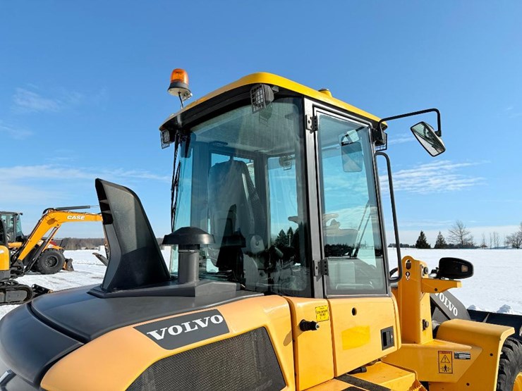 2016-volvo-l35g-image-18