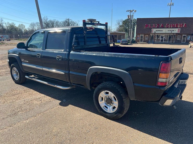 2004-gmc-2500-image-2