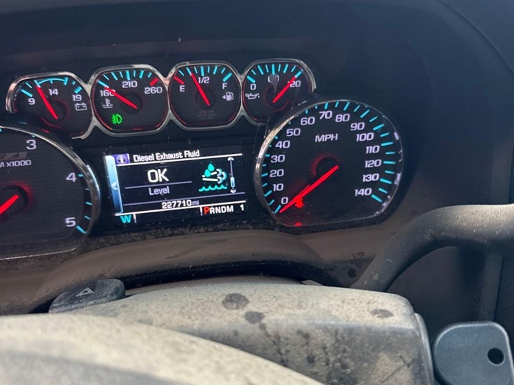 2015-chevrolet-silverado-2500-image-20