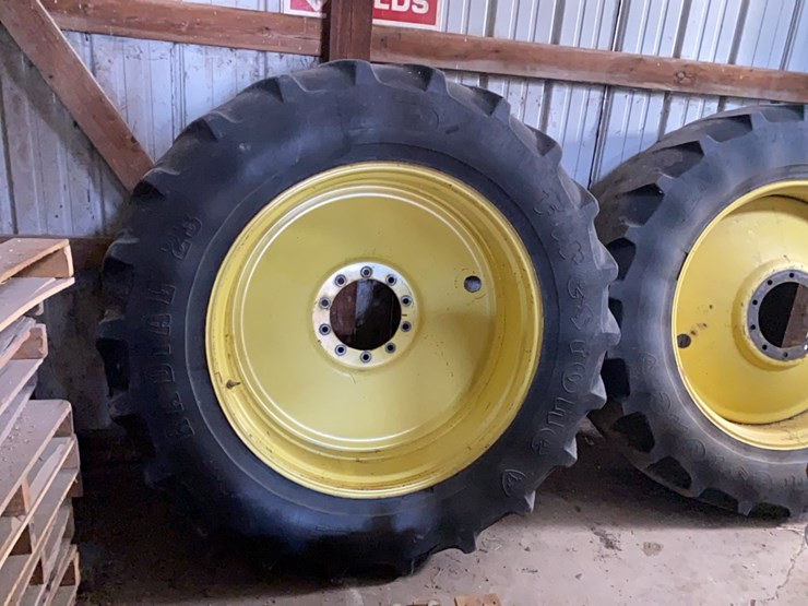 john-deere-10-image-1