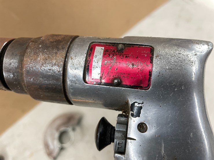 caterpillar-12-image-19