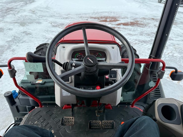 case-ih-farmall-140a-image-55