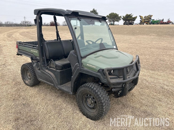 2022-john-deere-gator-image-7