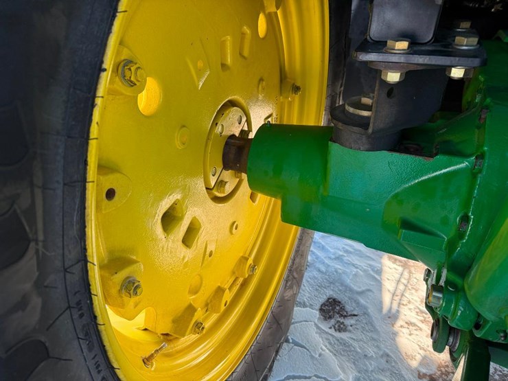 john-deere-6125r-image-31