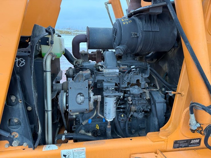 2011-case-570m-xt-image-42