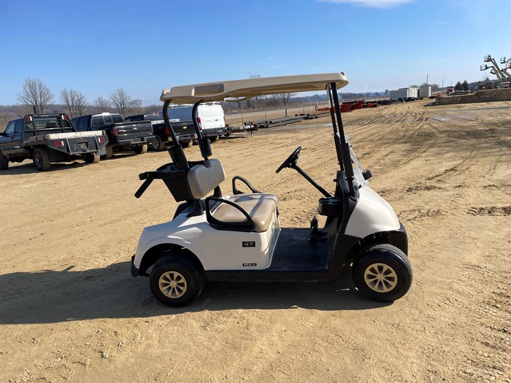 #204-•-2020-ez-go-rxv-electric-golf-cart-image-4