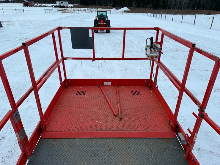 2017-skyjack-sj8841rt-image-38