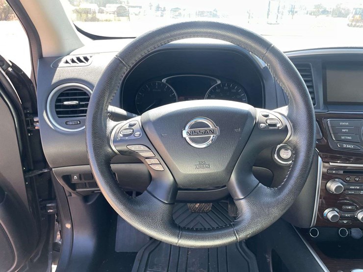 2013-nissan-pathfinder-image-12