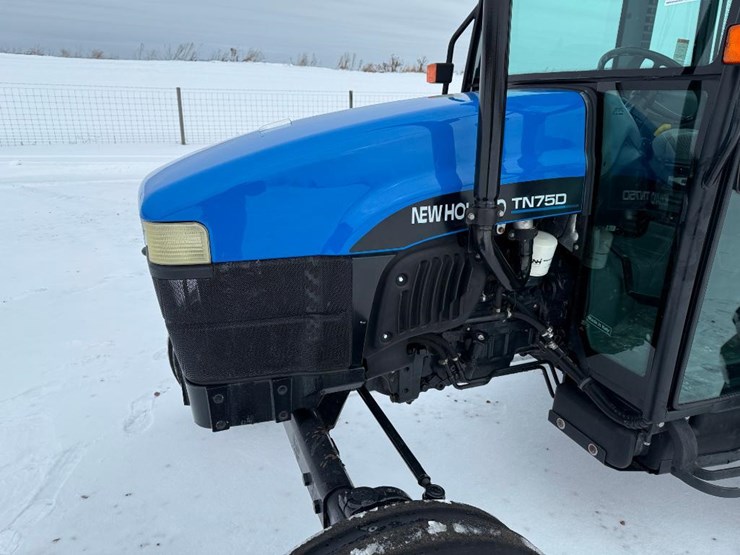 new-holland-tn75d-image-31