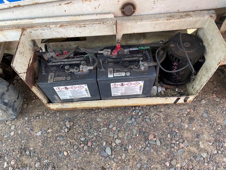 #1017-•-marklift-scissor-lift-image-8