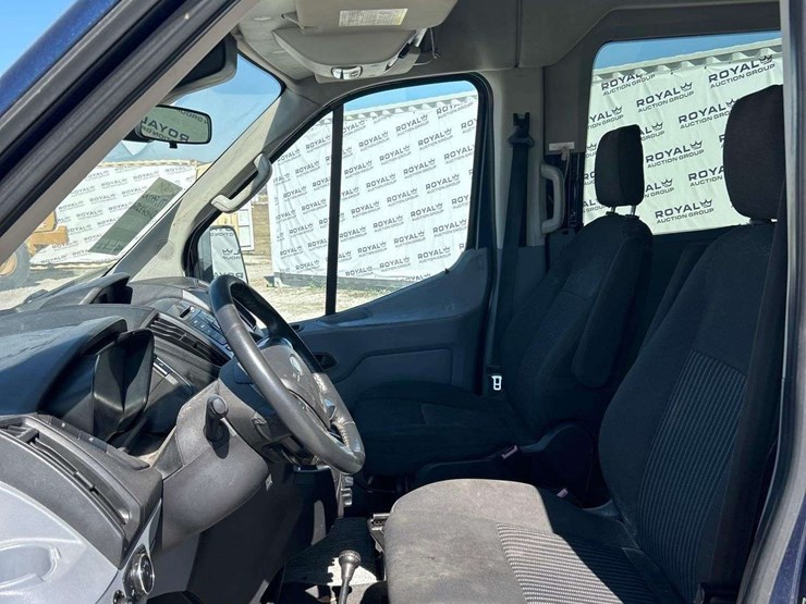 2015-ford-transit-image-12