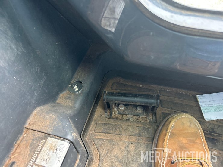 2018-deere-333g-image-46