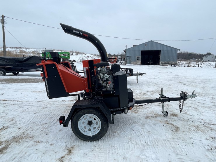 #152-•-2022-bear-cat-wood-chipper-(-no-title)-image-4