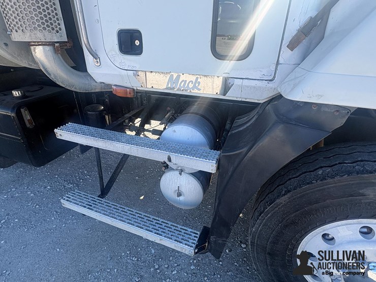 1990-mack-ch613-image-14