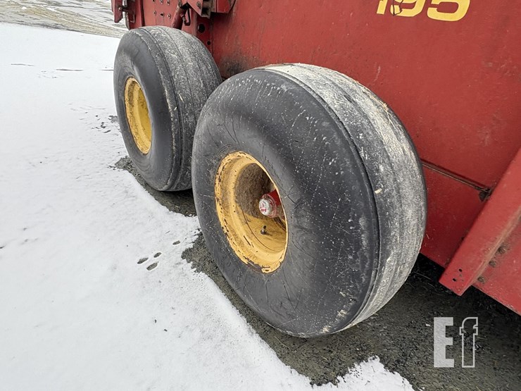 new-holland-195-image-5