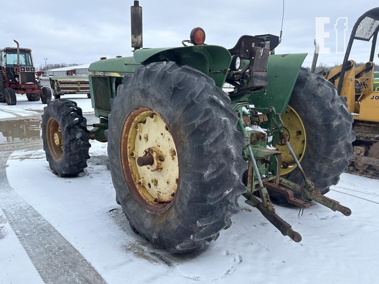 john-deere-2940-image-11